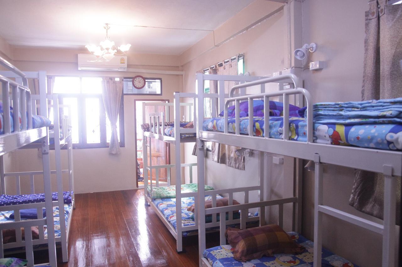 5 Minute Hostel Бангкок Экстерьер фото