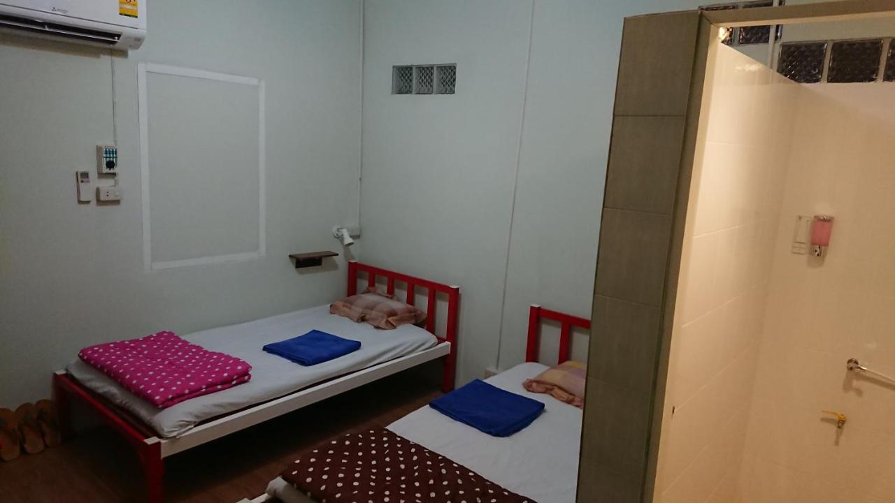 5 Minute Hostel Бангкок Экстерьер фото